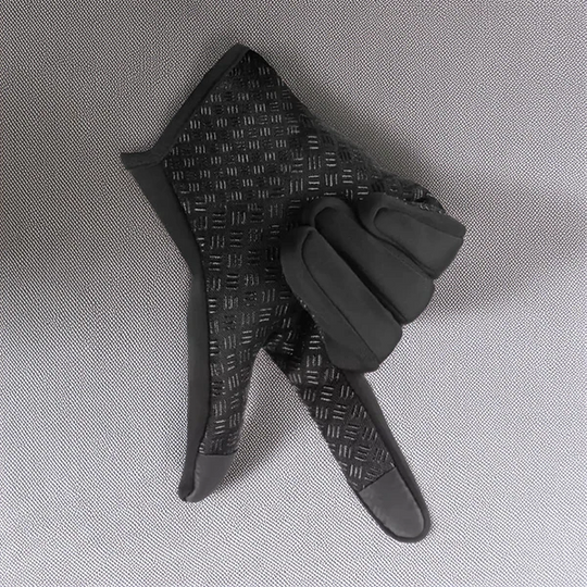 Thermal Touchscreen Gloves with Three Insulation Layers, Anti Slip Palms and Wrist Straps